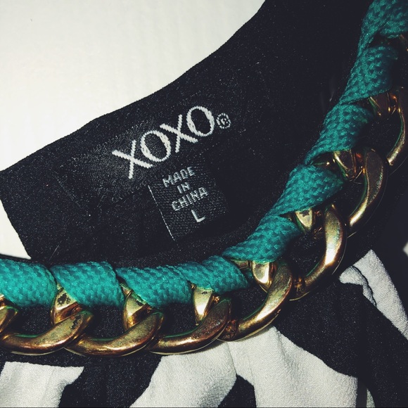 Patterned Blouse - Picture 2 of 3